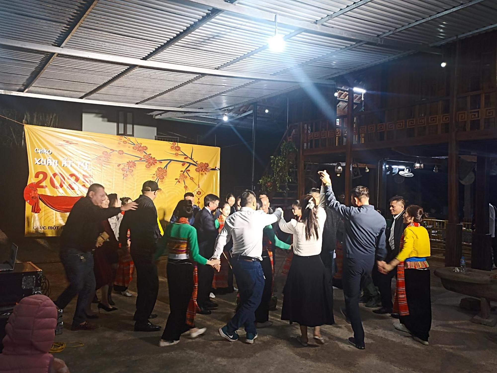Thao Ly Homestay Mai Chau Hoa Binh Bagian luar foto